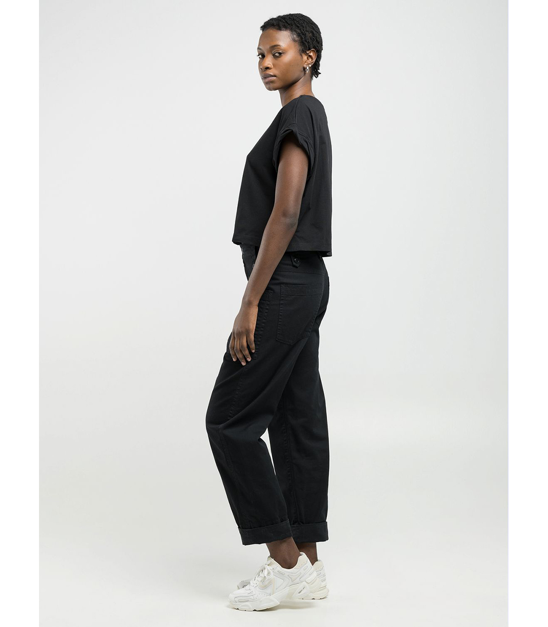 ロゴプリント入りクロップドTシャツ 詳細画像 ブラック 4